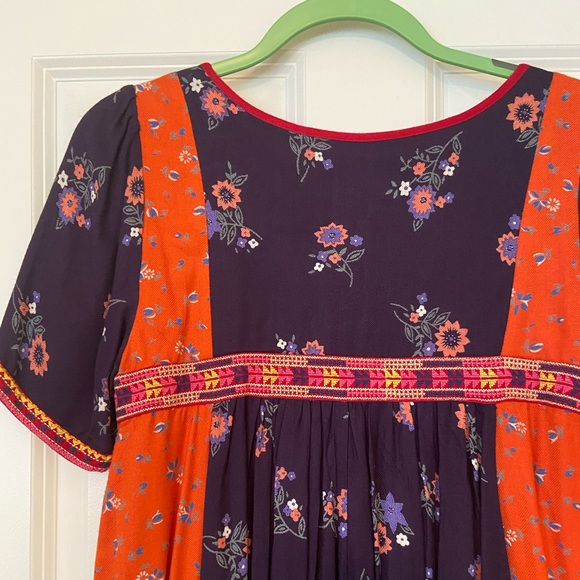 Floreat Embroidered Top - Picture 5 of 6